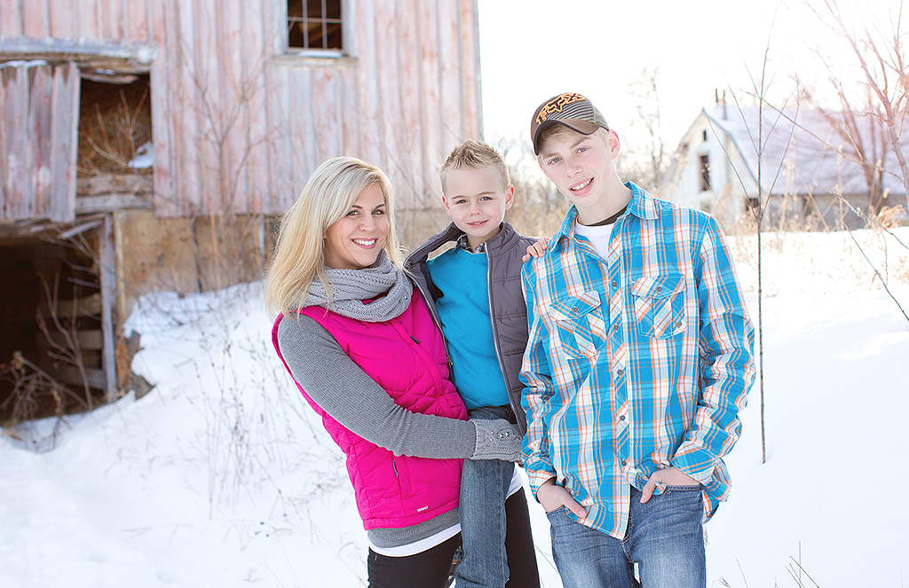 wintry outdoor family portrait by pixelations photography