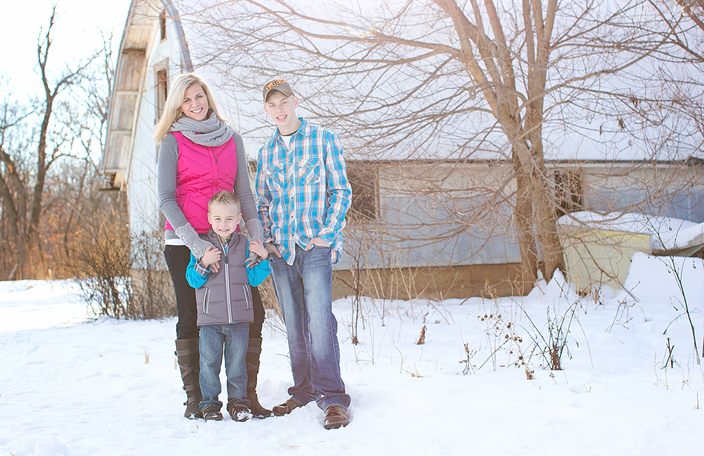 wintry outdoor family portrait by pixelations photography