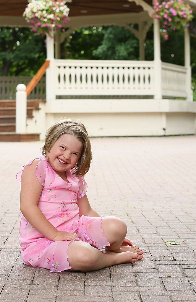 child outdoor portrait by pixelations photography
